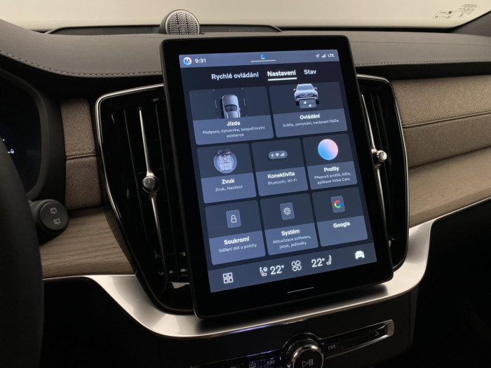 Volvo XC90 T8 AWD RECHARGE BRIGHT PLUS 7m na operativní leasing