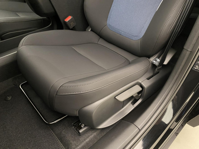 Volvo EX30 BLACK EDITION P5 ELETRIC PLUS na operativní leasing
