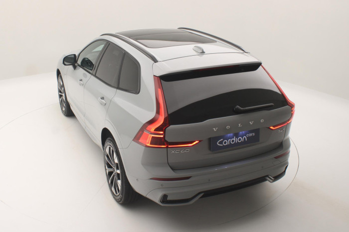 Volvo XC60 T6 AWD AUT DARK PLUS na operativní leasing