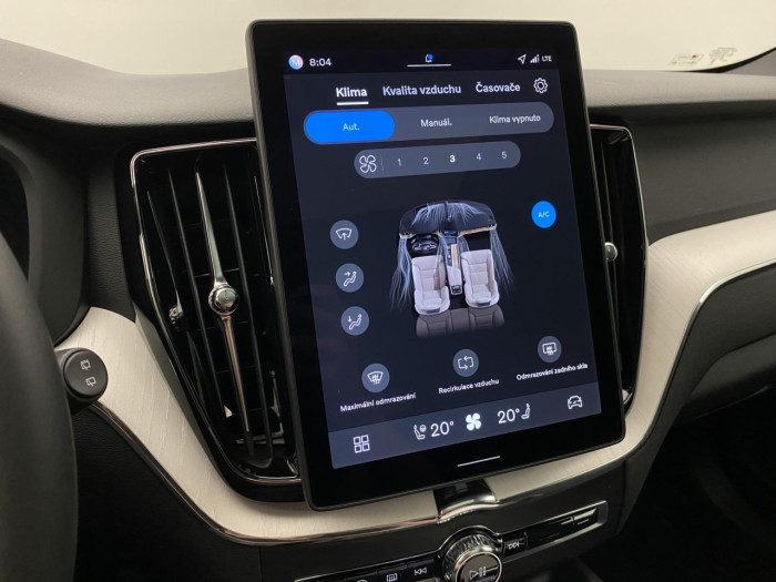 Volvo XC60 T6 AWD AUT DARK PLUS na operativní leasing