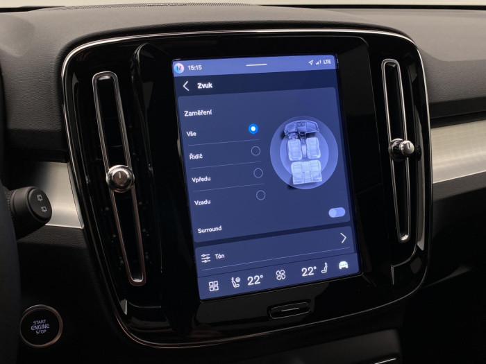 Volvo XC40 B4 AUT DARK PLUS na operativní leasing