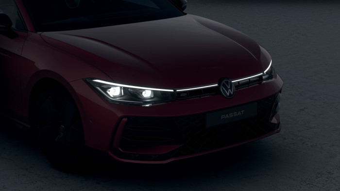 Volkswagen Passat R-Line People 2,0 TDI 110 kW na operativní leasing