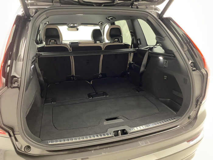 Volvo XC90 T8 AWD RECHARGE BRIGHT PLUS 7m na operativní leasing