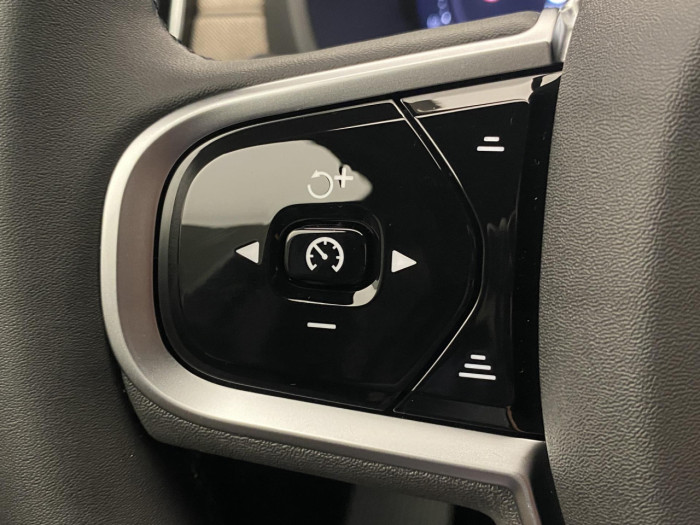 Volvo XC90 B5 AWD AUT BRIGHT PLUS na operativní leasing