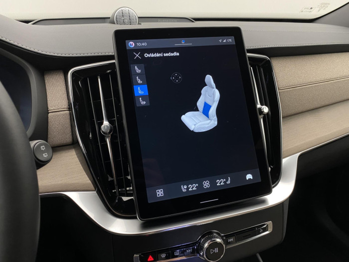 Volvo XC90 B5 AWD AUT BRIGHT PLUS na operativní leasing