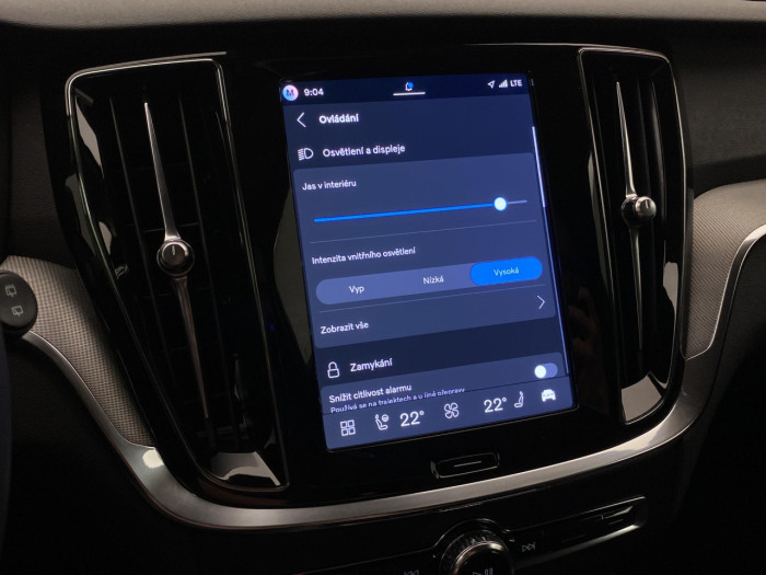 Volvo V60 T6 AWD Plug-in BRIGHT PLUS na operativní leasing
