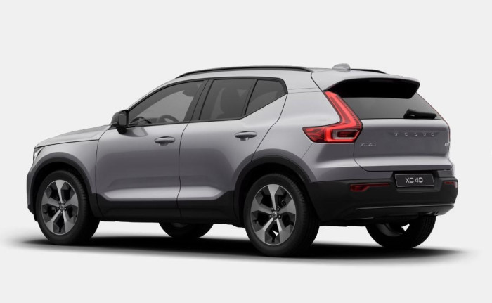 Volvo XC40 B3 AUT DARK PLUS na operativní leasing
