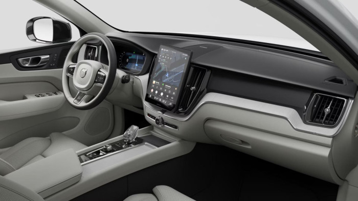 Volvo XC60 B5 AWD AUT DARK PLUS na operativní leasing