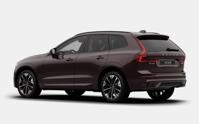 Volvo XC60 B5 AWD AUT DARK PLUS na operativní leasing