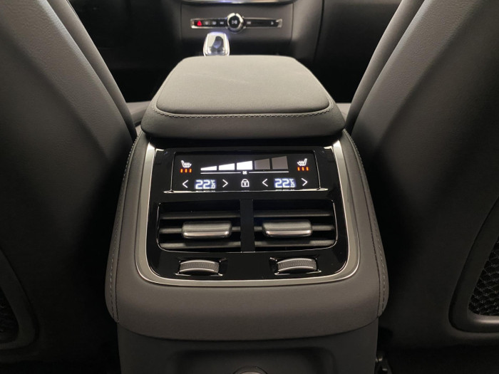 Volvo XC90 T8 AWD RECHARGE BRIGHT PLUS 7m na operativní leasing