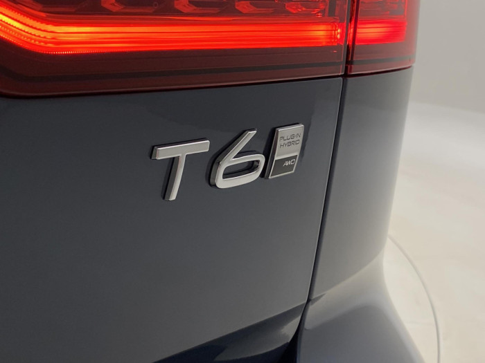 Volvo V60 T6 AWD Plug-in BRIGHT PLUS na operativní leasing
