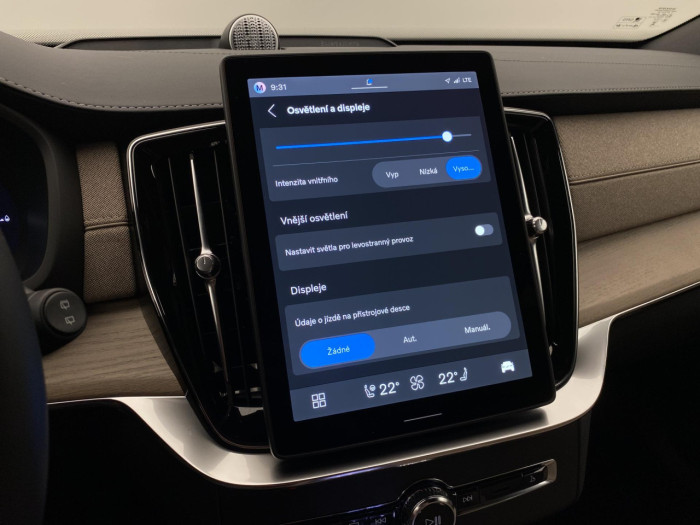 Volvo XC90 T8 AWD RECHARGE BRIGHT PLUS 7m na operativní leasing