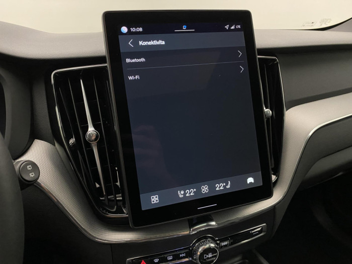 Volvo XC60 T6 AWD AUT PLUS BLACK EDITION na operativní leasing