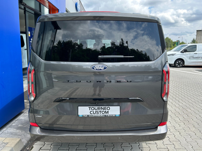 Titanium X L1 2.5 PHEV 171kW na operativní leasing