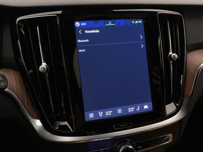 Volvo V60 T6 AWD Plug-in BRIGHT PLUS na operativní leasing