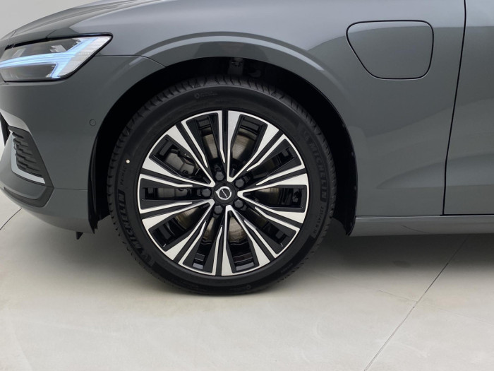 Volvo V60 T6 AWD Plug-in BRIGHT PLUS na operativní leasing