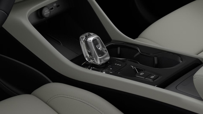 Volvo XC40 B3 AUT DARK PLUS na operativní leasing