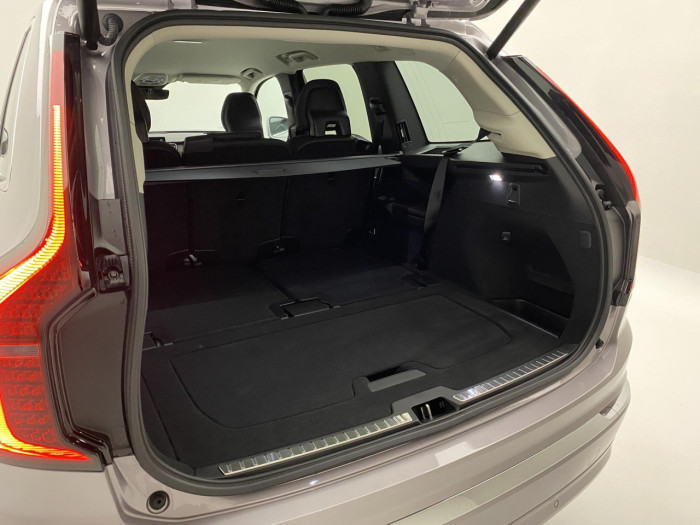 Volvo XC90 T8 AWD RECHARGE BRIGHT PLUS 7m na operativní leasing