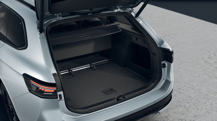 Volkswagen Passat R-Line People 2,0 TDI 110 kW na operativní leasing