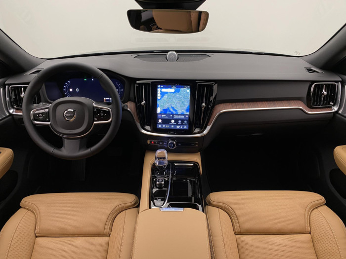 Volvo V60 T6 AWD Plug-in BRIGHT PLUS na operativní leasing