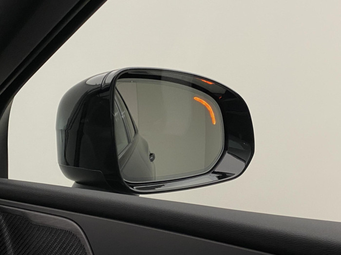 Volvo XC60 T6 AWD AUT PLUS BLACK EDITION na operativní leasing