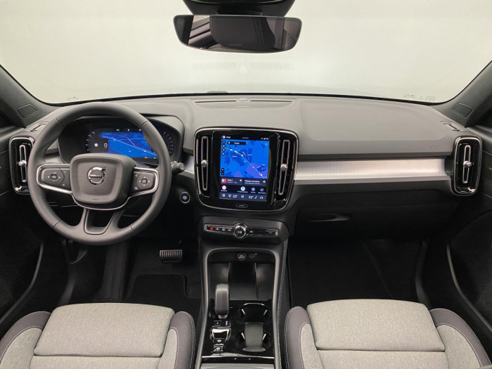 Volvo XC40 B3 AUT DARK PLUS na operativní leasing