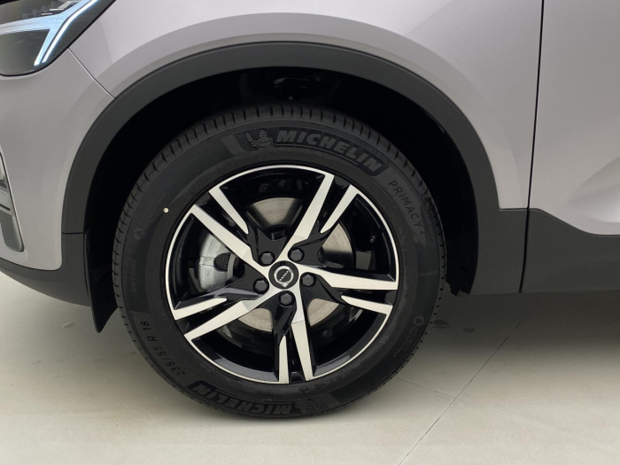 Volvo XC40 B4 AUT DARK PLUS na operativní leasing