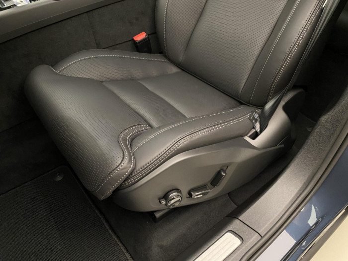 Volvo XC60 T6 AWD AUT PLUS BLACK EDITION na operativní leasing