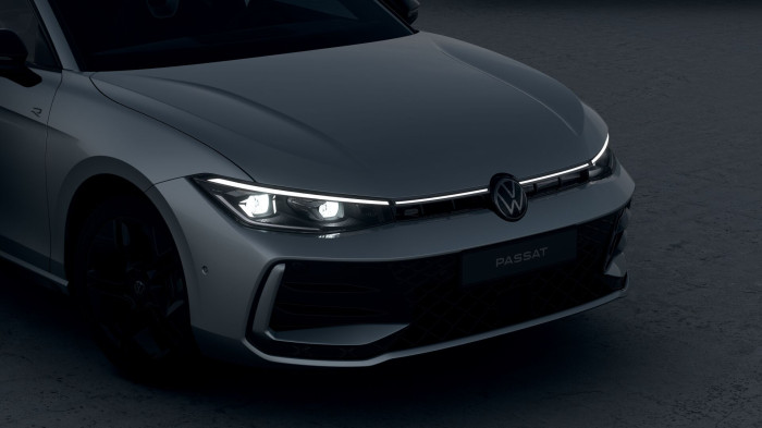 Volkswagen Passat R-Line People 2,0 TDI 110 kW na operativní leasing