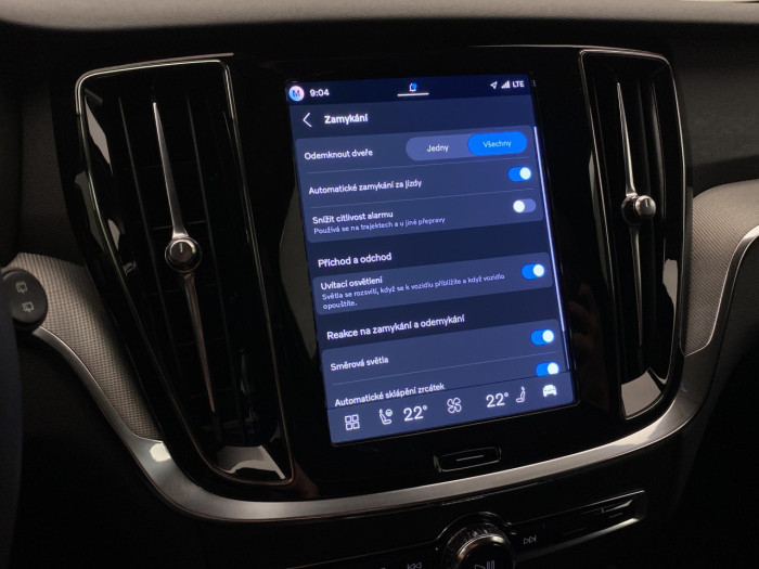 Volvo V60 T6 AWD Plug-in BRIGHT PLUS na operativní leasing