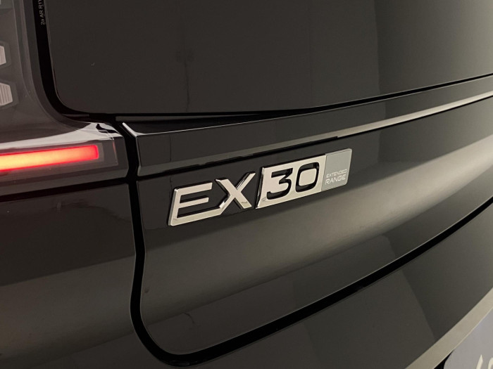 Volvo EX30 PURE ELECTRIC EXTENDED PLUS na operativní leasing