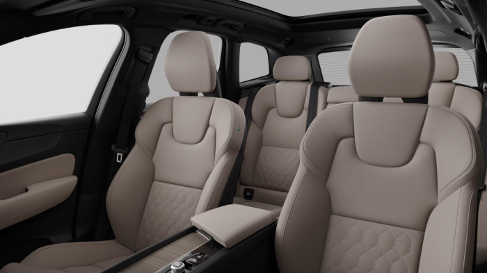 Volvo XC60 B5 AWD AUT BRIGHT PLUS na operativní leasing