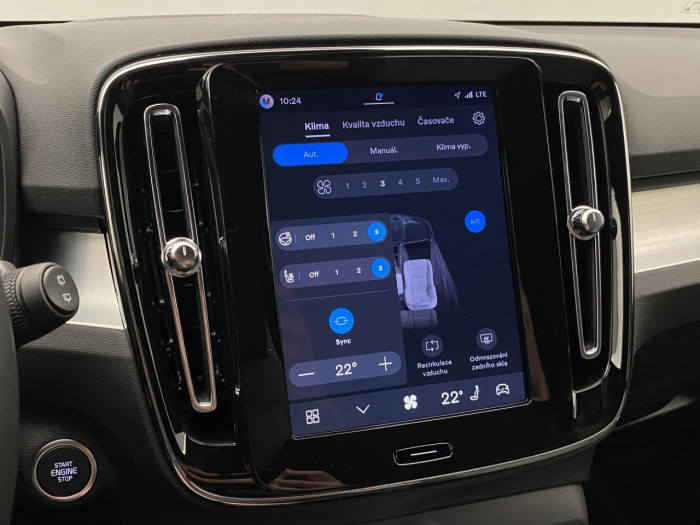 Volvo XC40 B3 AUT DARK PLUS na operativní leasing