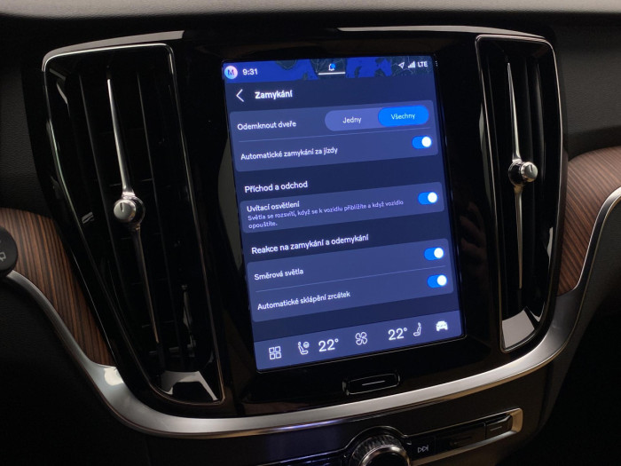 Volvo V60 T6 AWD Plug-in BRIGHT PLUS na operativní leasing