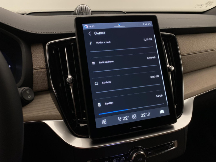 Volvo XC90 T8 AWD RECHARGE BRIGHT PLUS 7m na operativní leasing