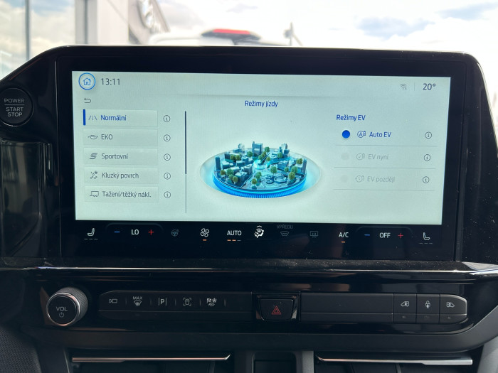 Titanium X L1 2.5 PHEV 171kW na operativní leasing