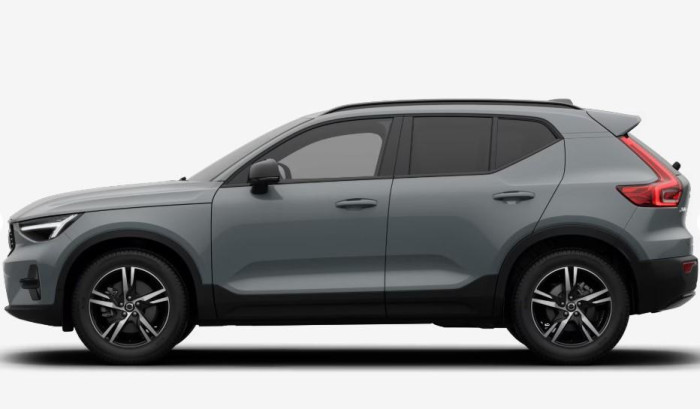 Volvo XC40 B3 AUT DARK PLUS na operativní leasing