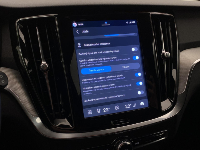 Volvo V60 T6 AWD Plug-in BRIGHT PLUS na operativní leasing