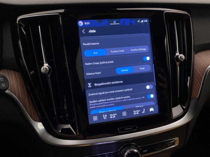 Volvo V60 T6 AWD Plug-in BRIGHT PLUS na operativní leasing