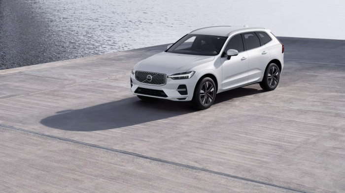 Volvo XC60 B5 AWD AUT BRIGHT PLUS na operativní leasing