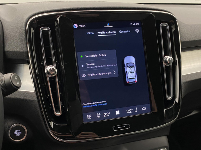 Volvo XC40 B3 AUT DARK PLUS na operativní leasing