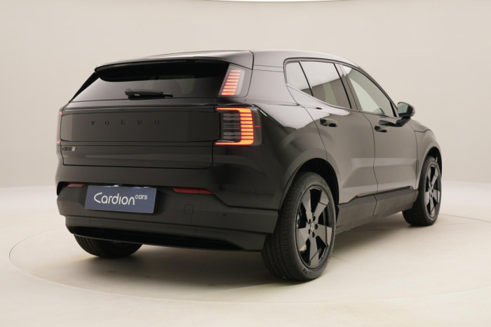 Volvo EX30 BLACK EDITION P5 ELETRIC PLUS na operativní leasing