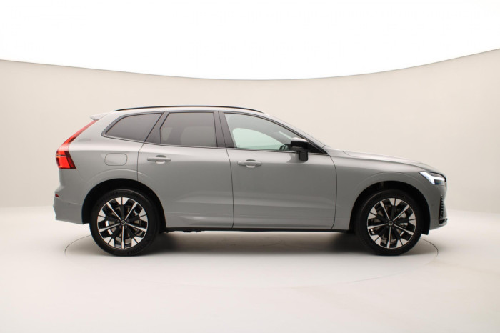 Volvo XC60 T6 AWD AUT DARK PLUS na operativní leasing