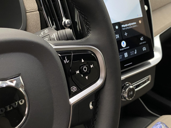 Volvo XC90 B5 AWD AUT BRIGHT PLUS na operativní leasing