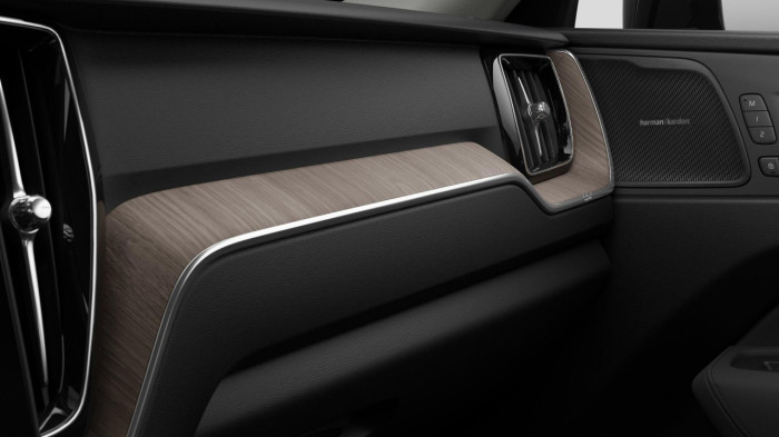 Volvo XC60 B5 AWD AUT BRIGHT PLUS na operativní leasing