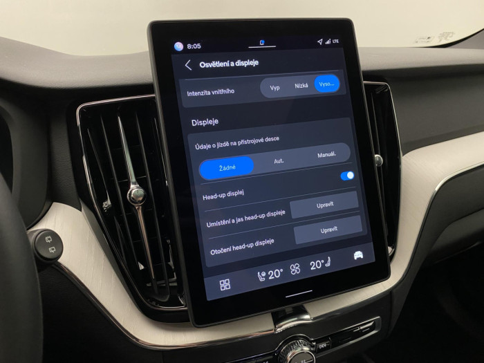 Volvo XC60 T6 AWD AUT DARK PLUS na operativní leasing