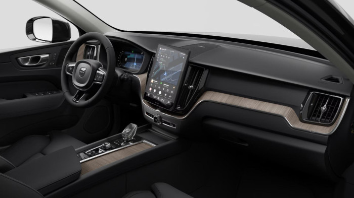 Volvo XC60 B5 AWD AUT DARK PLUS na operativní leasing