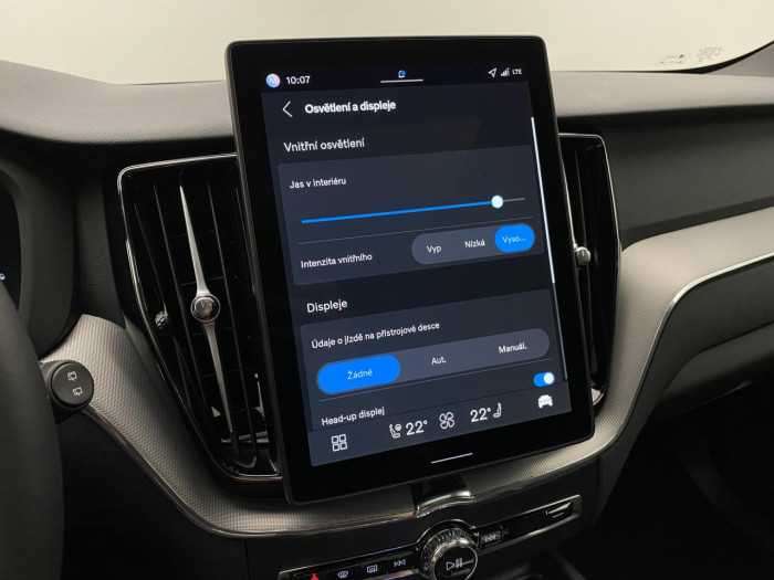 Volvo XC60 T6 AWD AUT PLUS BLACK EDITION na operativní leasing