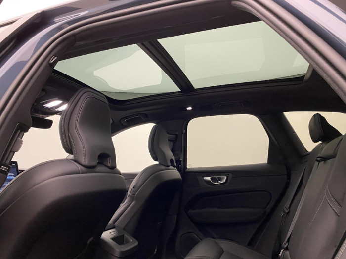 Volvo XC60 T6 AWD AUT PLUS BLACK EDITION na operativní leasing