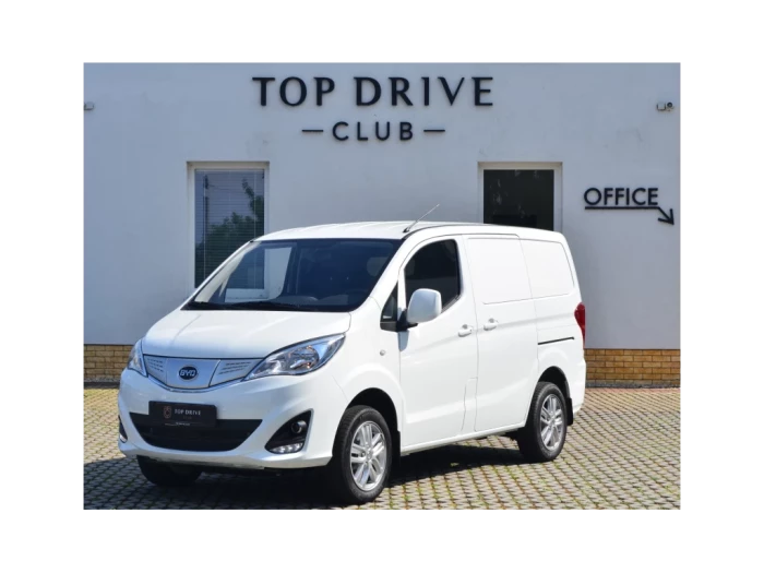 Dodávka BYD ETP3 má dojezd 233 km a rychlé nabíjení na 80 % za 30 minut (nekonečný dojezd) na operativní leasing